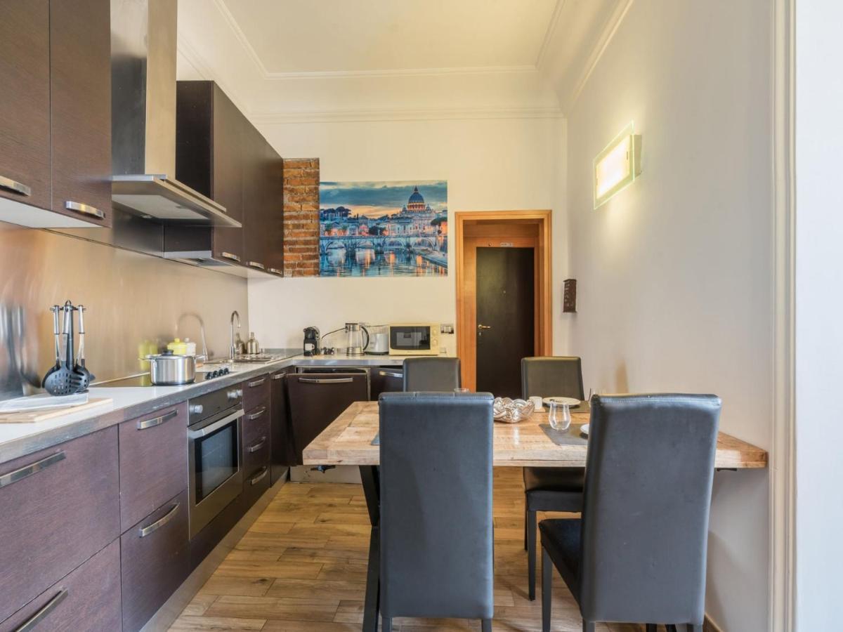 The Best Rent - Elegant Three-Bedroom Apartment A Few Steps From Fontana Di Trevi Luaran gambar