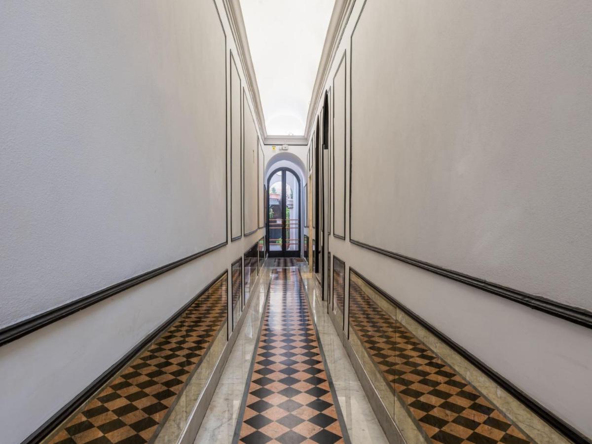 The Best Rent - Elegant Three-Bedroom Apartment A Few Steps From Fontana Di Trevi Luaran gambar