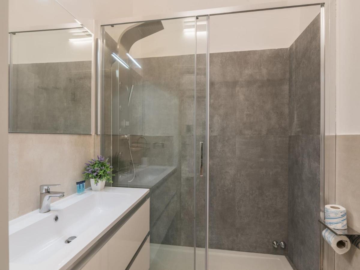 The Best Rent - Elegant Three-Bedroom Apartment A Few Steps From Fontana Di Trevi Luaran gambar