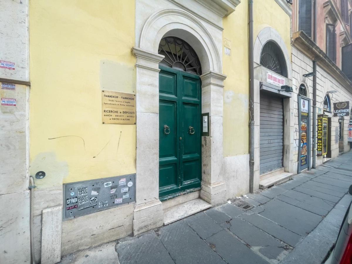 The Best Rent - Elegant Three-Bedroom Apartment A Few Steps From Fontana Di Trevi Luaran gambar