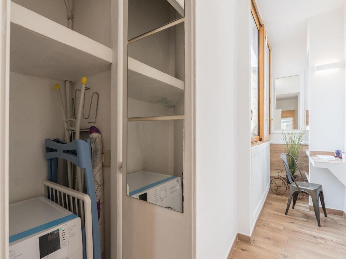 The Best Rent - Elegant Three-Bedroom Apartment A Few Steps From Fontana Di Trevi Luaran gambar