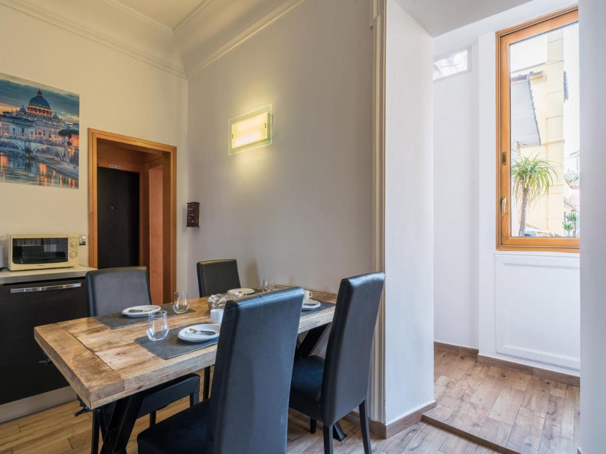 The Best Rent - Elegant Three-Bedroom Apartment A Few Steps From Fontana Di Trevi Luaran gambar