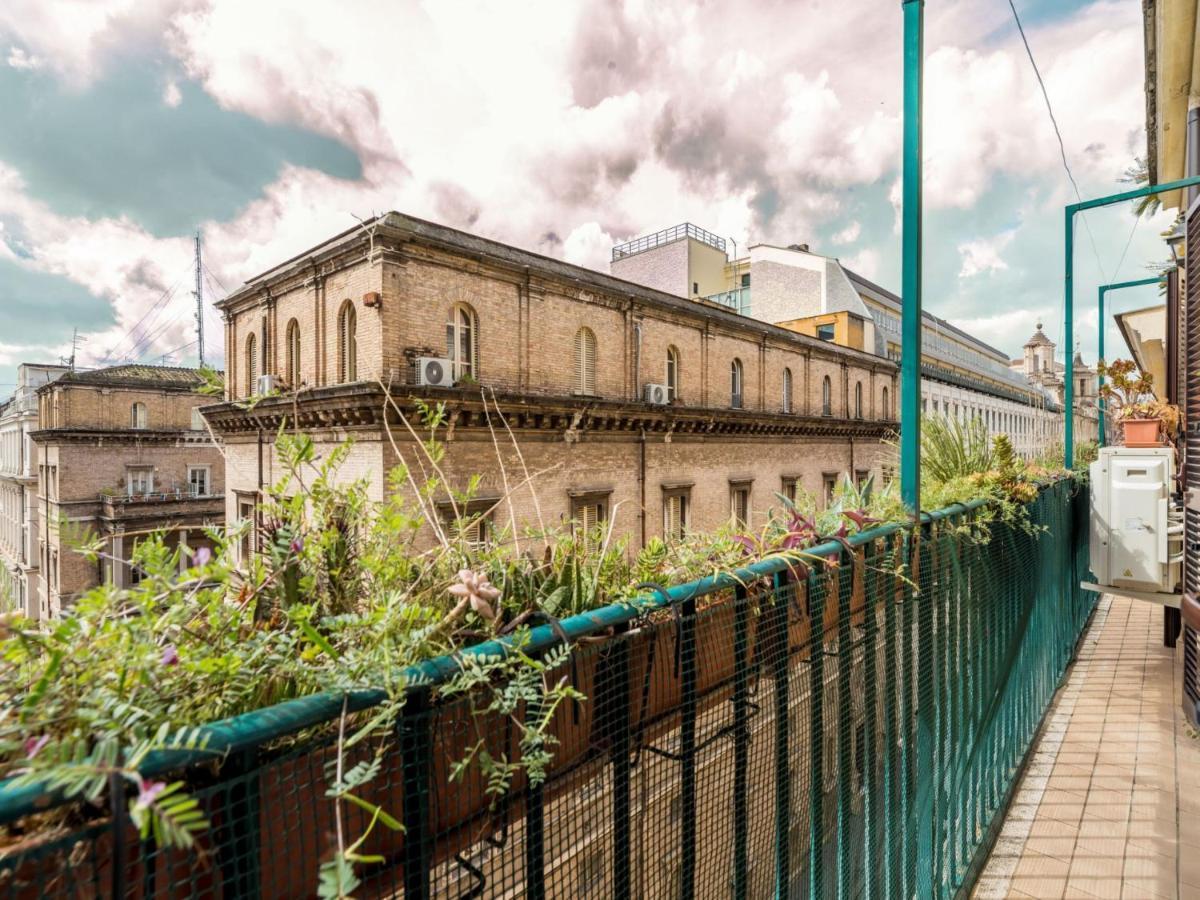 The Best Rent - Elegant Three-Bedroom Apartment A Few Steps From Fontana Di Trevi Luaran gambar